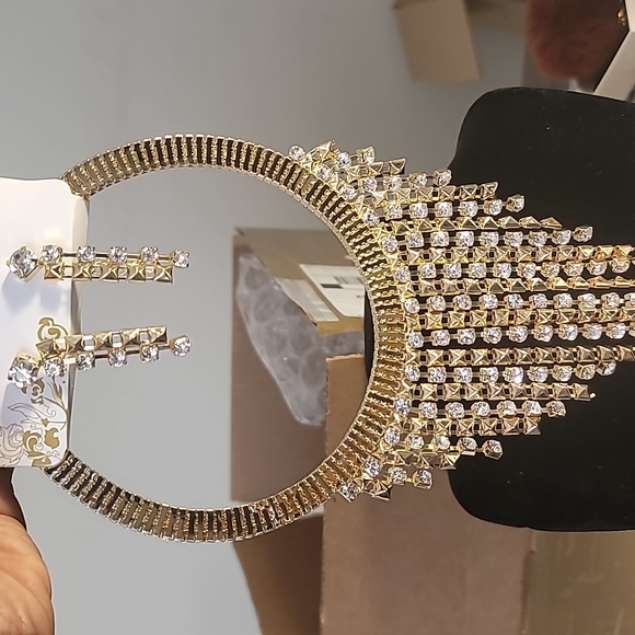 Crystal Fringe Necklace with Earrings - Picture 3 of 3